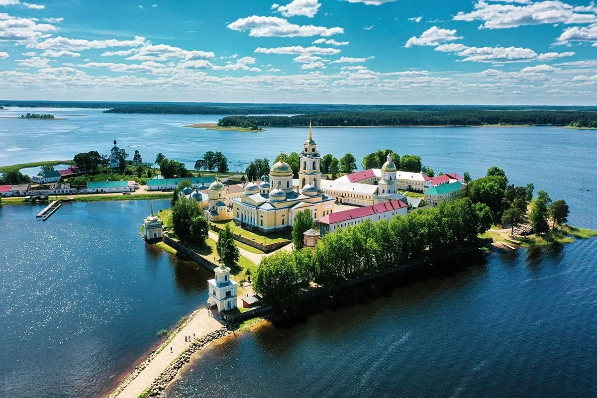 монастырь 