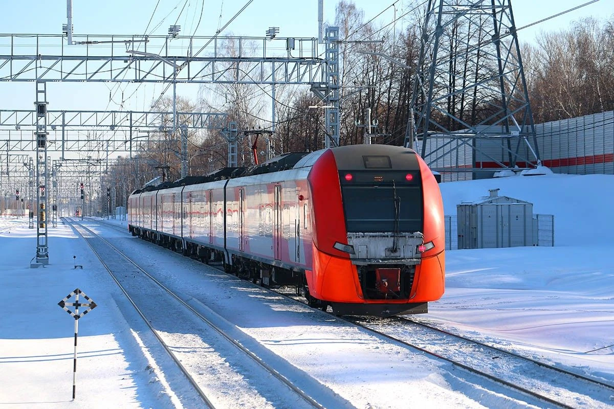 поезд ласточка