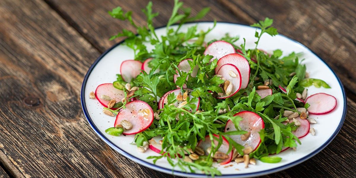 Простые и вкусные рецепты салатов из редиски