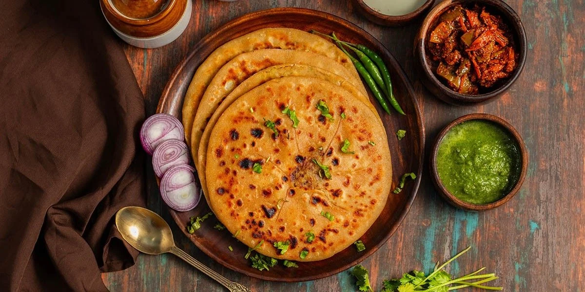 Рецепты с лепешкой роти: с мясом, овощами, сыром и сладкой начинкой