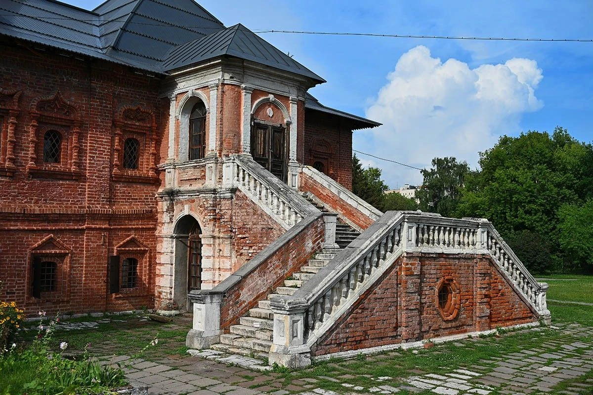 подворье