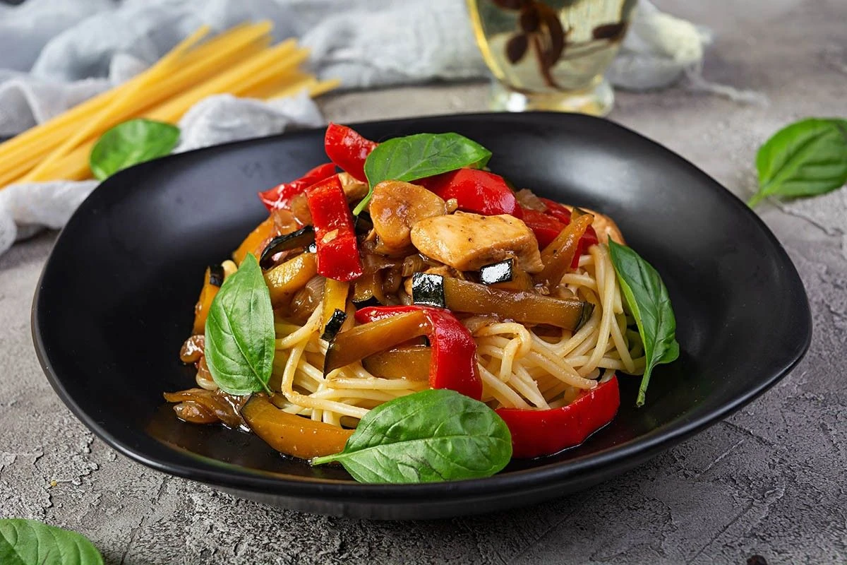 макароны с курицей