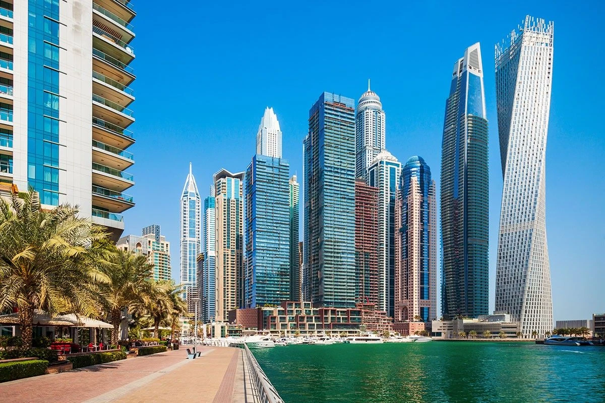 урбанизированный комплекс Dubai Marina в прибрежной зоне Дубая