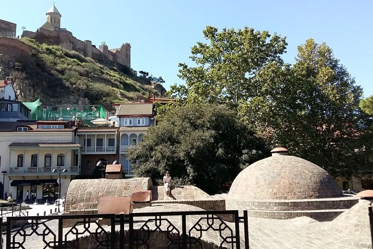 серные бани грузия