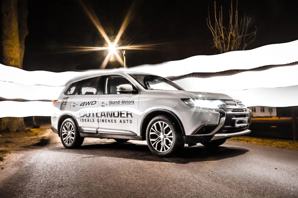 Mitsubishi Outlander ночь