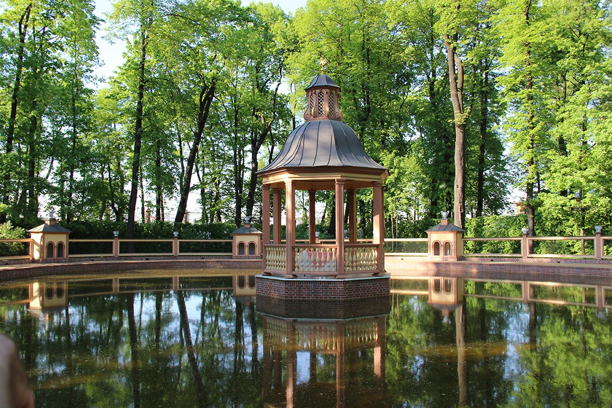 летний сад красивое место