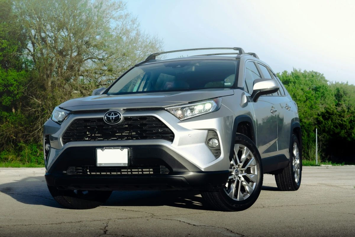 SUV Toyota RAV4