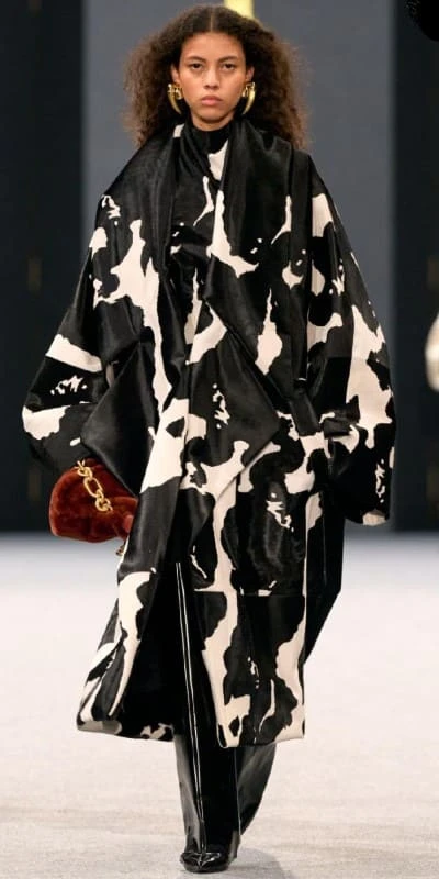 «Коровий» принт, скорее всего, пришел ненадолго. Источник: us.balmain.com