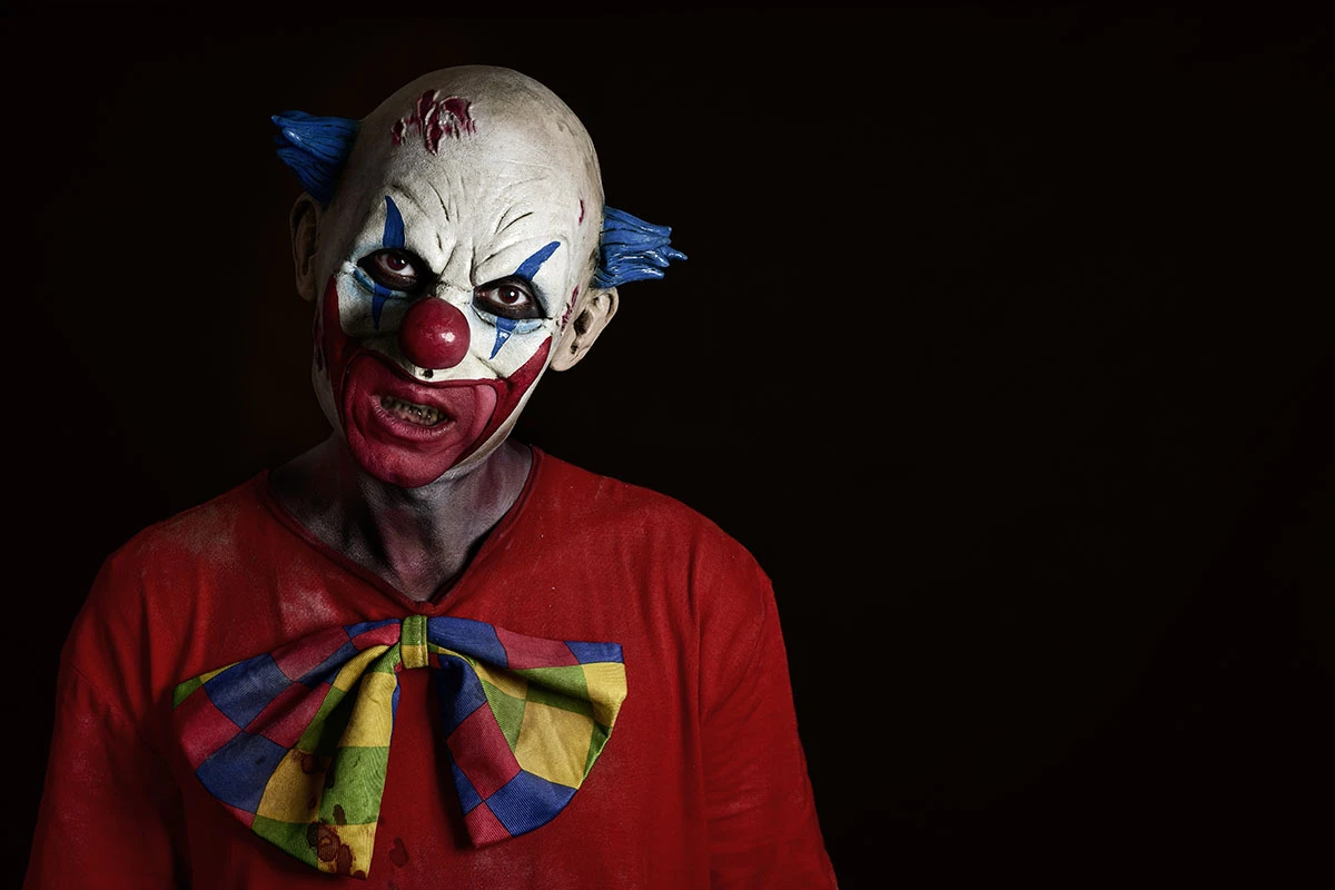 Такие клоуны не веселят, а нагоняют страху. Источник: nito / Shutterstock / FOTODOM