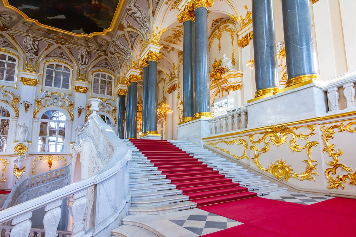 Иорданская лестница в Зимнем дворце. Источник: Mistervlad / Shutterstock / FOTODOM