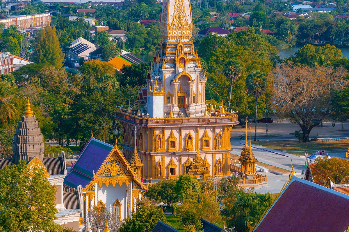 Храмовый комплекс Ват Чалонг. Источник: NorthSky Films / Shutterstock / FOTODOM