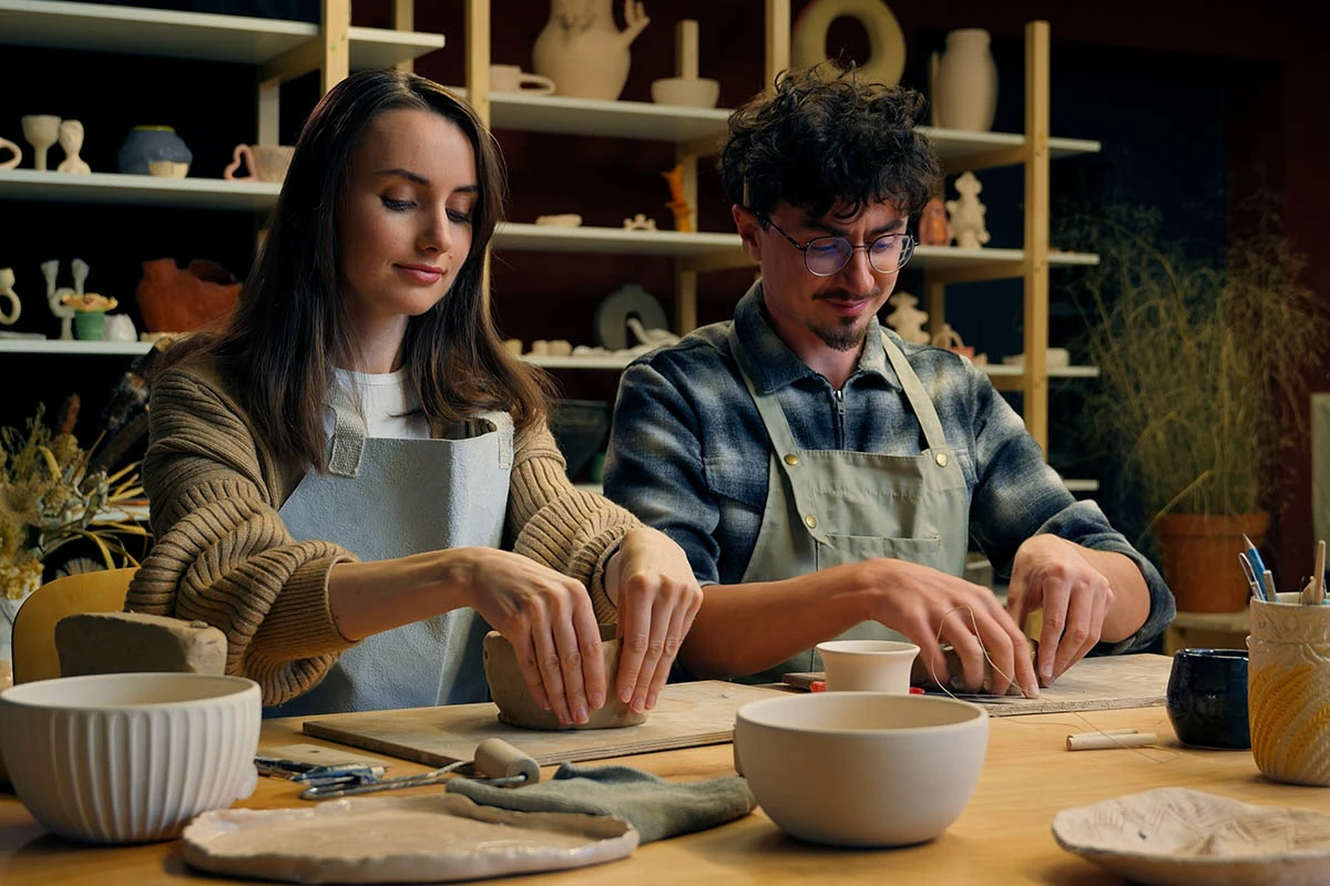 Мастер-класс по керамике. Источник: MAYA LAB / Shutterstock / FOTODOM