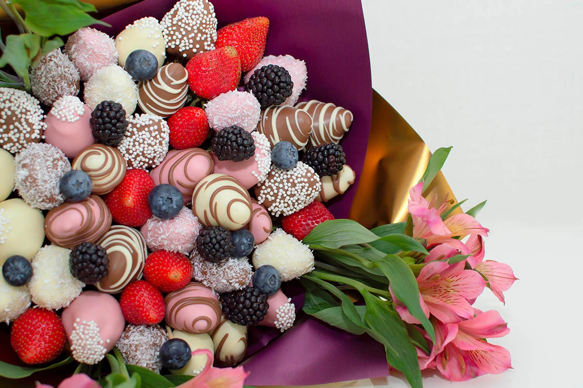 Съедобный букет. Источник: Inna_Kandybka / Shutterstock / FOTODOM