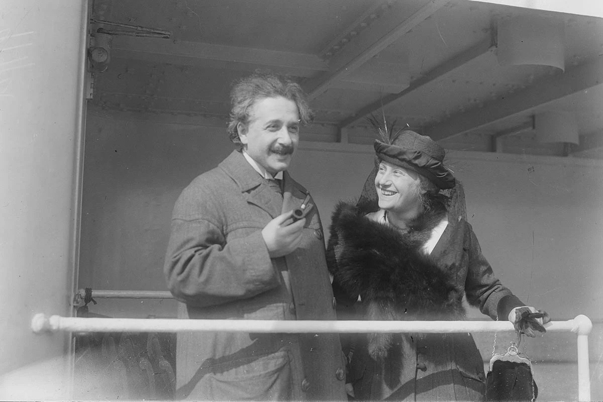 Альберт со второй супругой Эльзой Эйнштейн. Источник: Library of Congress / Общественное достояние