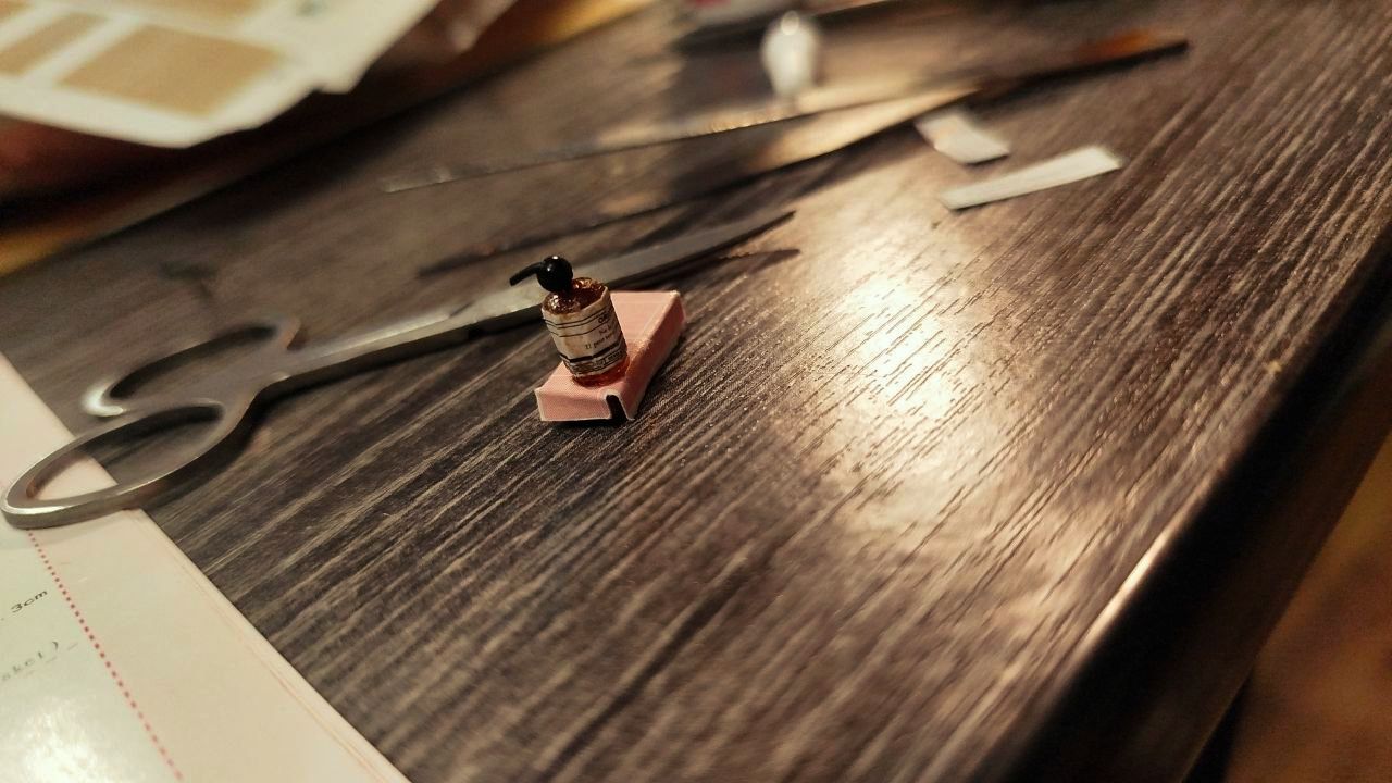 Мастерица и рабочий процесс. Источник: личный архив Елены Андрейкиной.