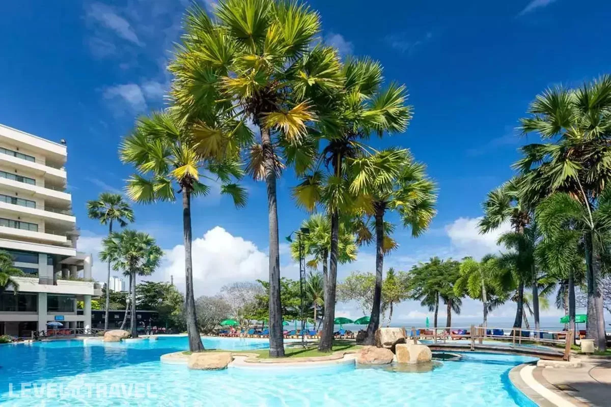 Один из самых известных отелей на севере Паттайи Garden Sea View. Источник: halva.level.travel