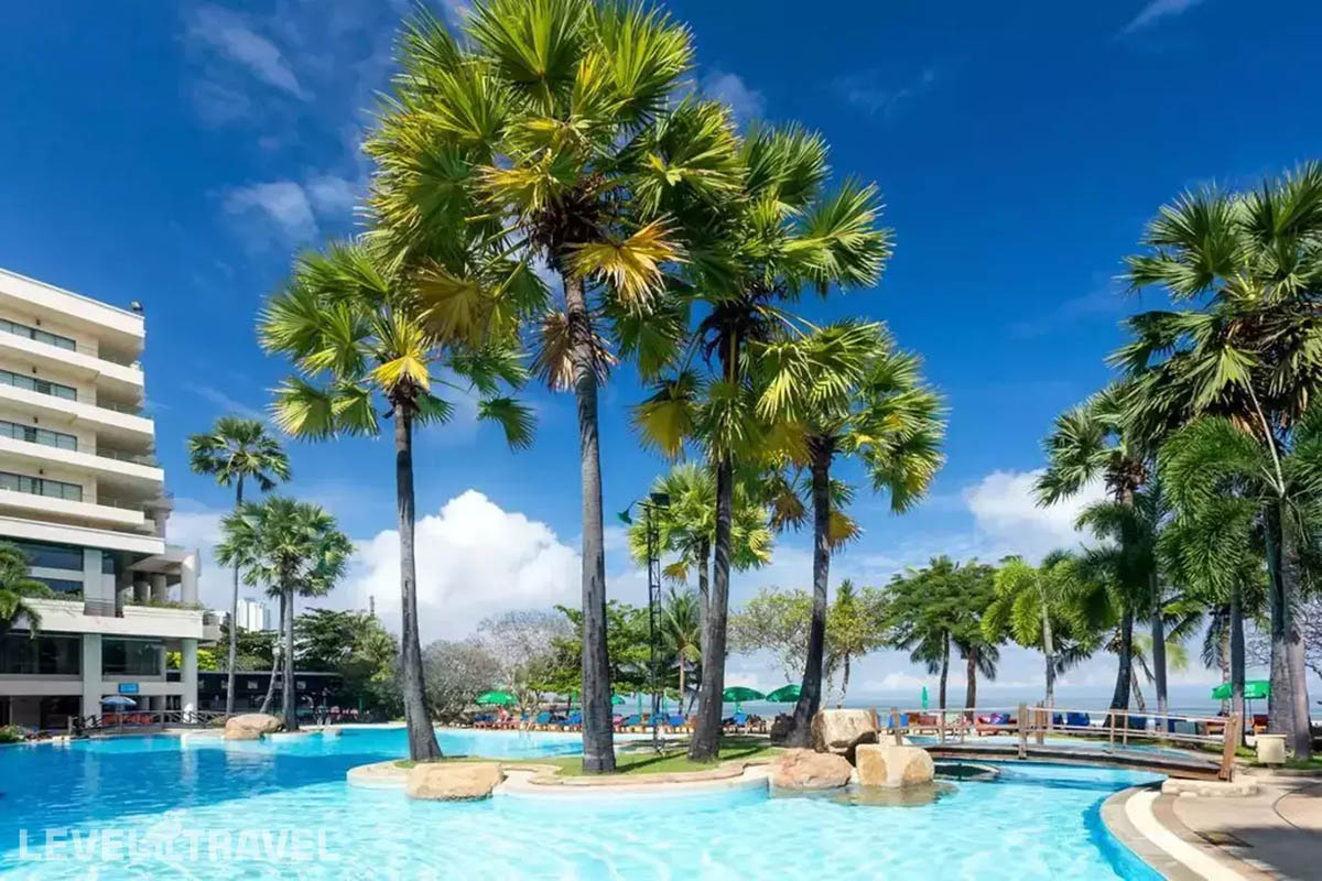 Один из самых известных отелей на севере Паттайи Garden Sea View. Источник: halva.level.travel