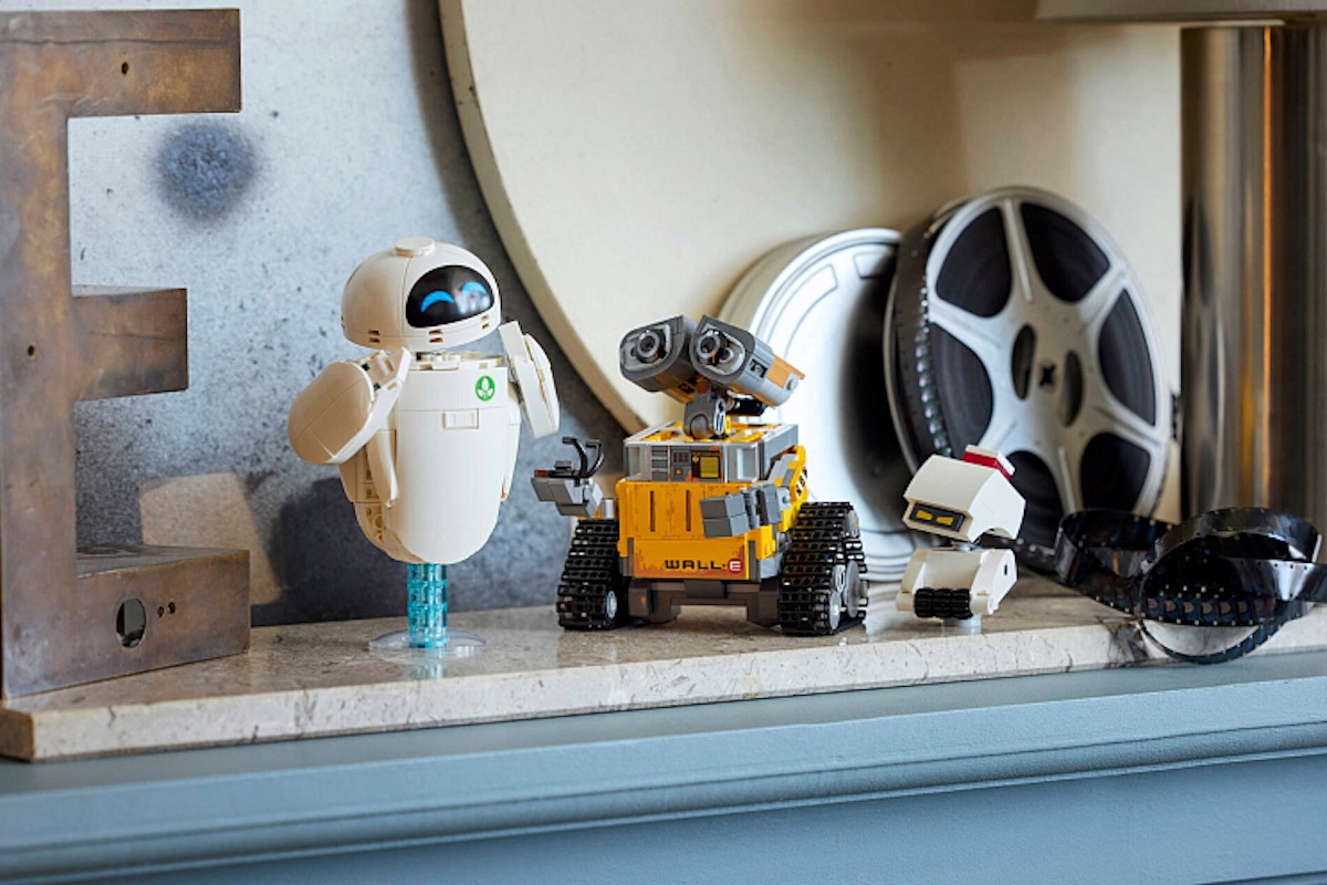LEGO Disney WALL-E и EVE Источник: mir-kubikov.ru