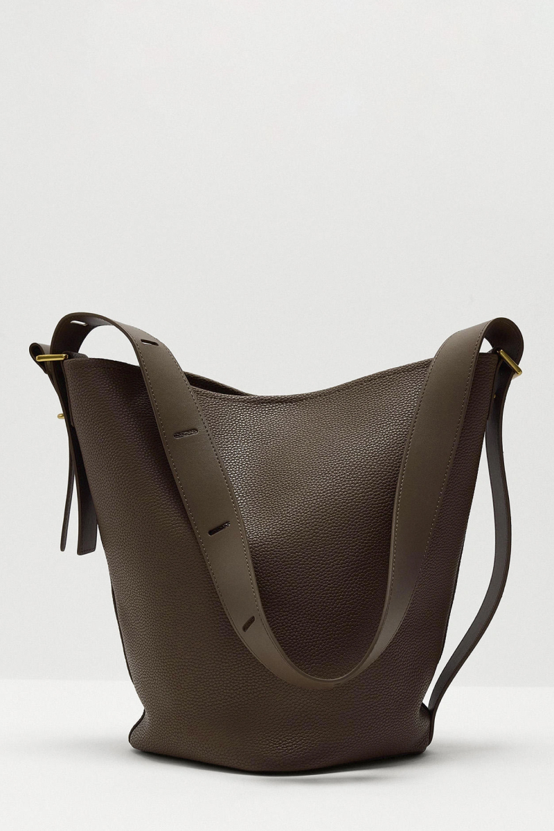 Источник: lamoda.ru