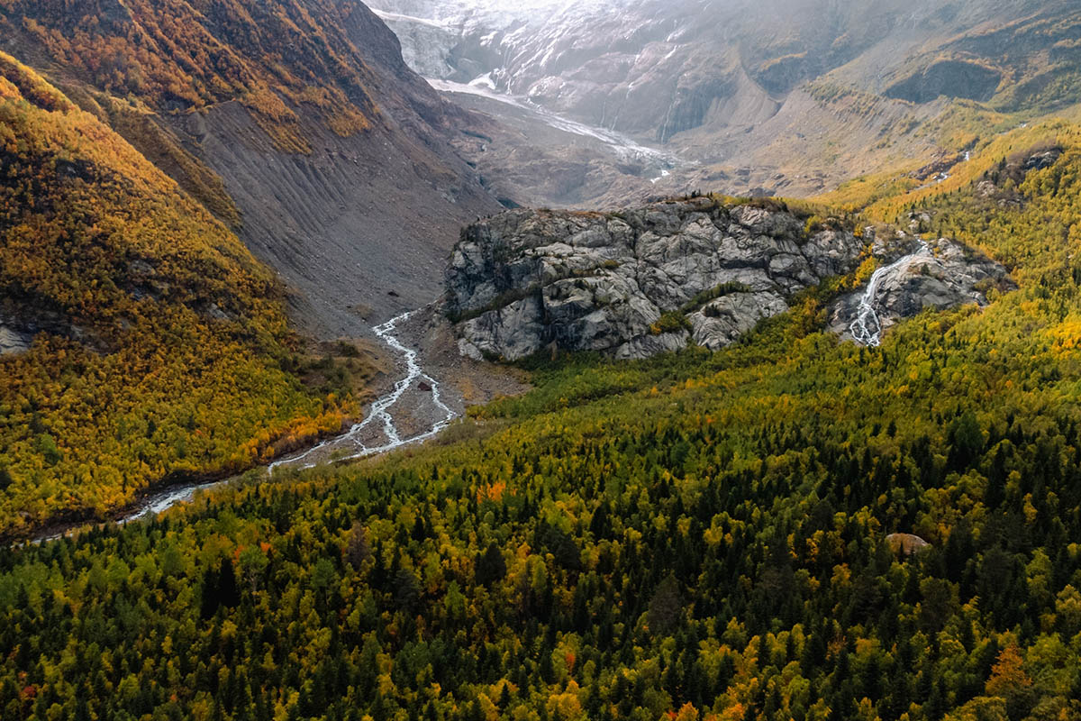Алибекский водопад впечатляет в любое время года. Источник: PavelChigir / Shutterstock / FOTODOM