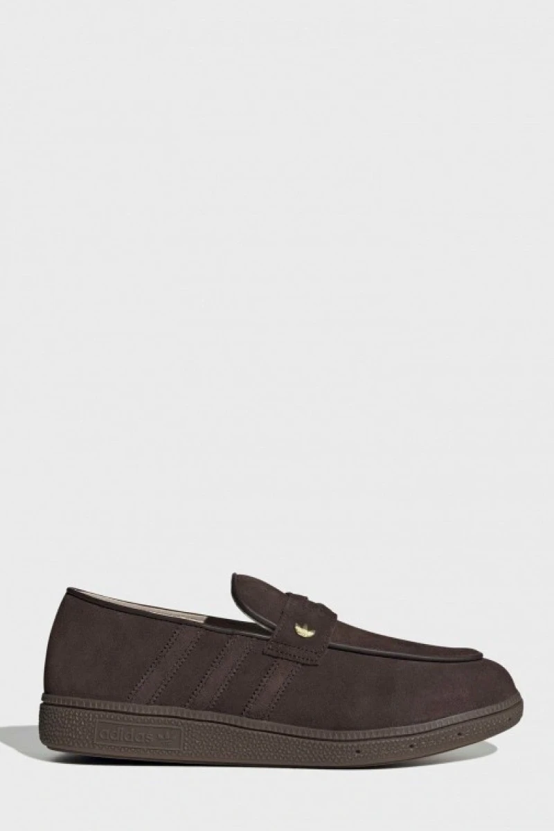 <span style="font-weight: 400;">Гибридные лоферы Adidas. Источник: lamoda.ru</span>