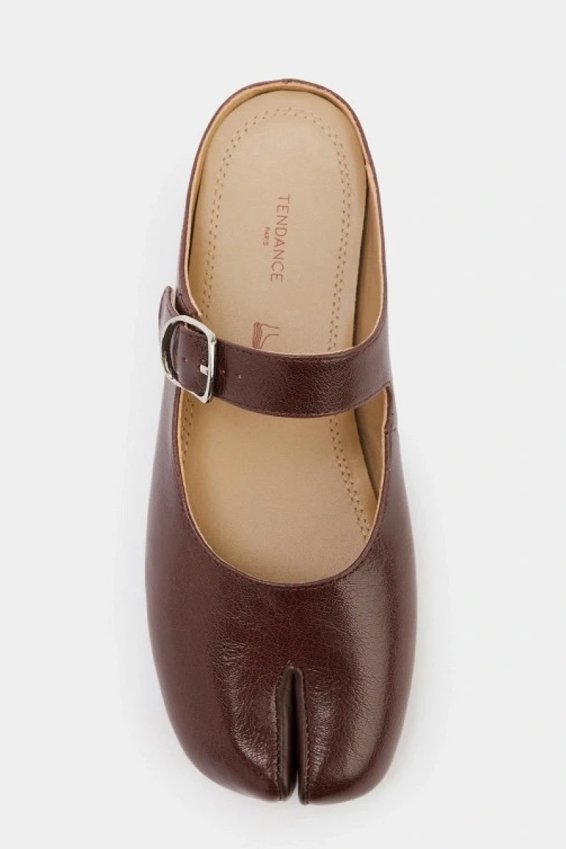 <span style="font-weight: 400;">Туфли таби. Источник: lamoda.ru</span>
