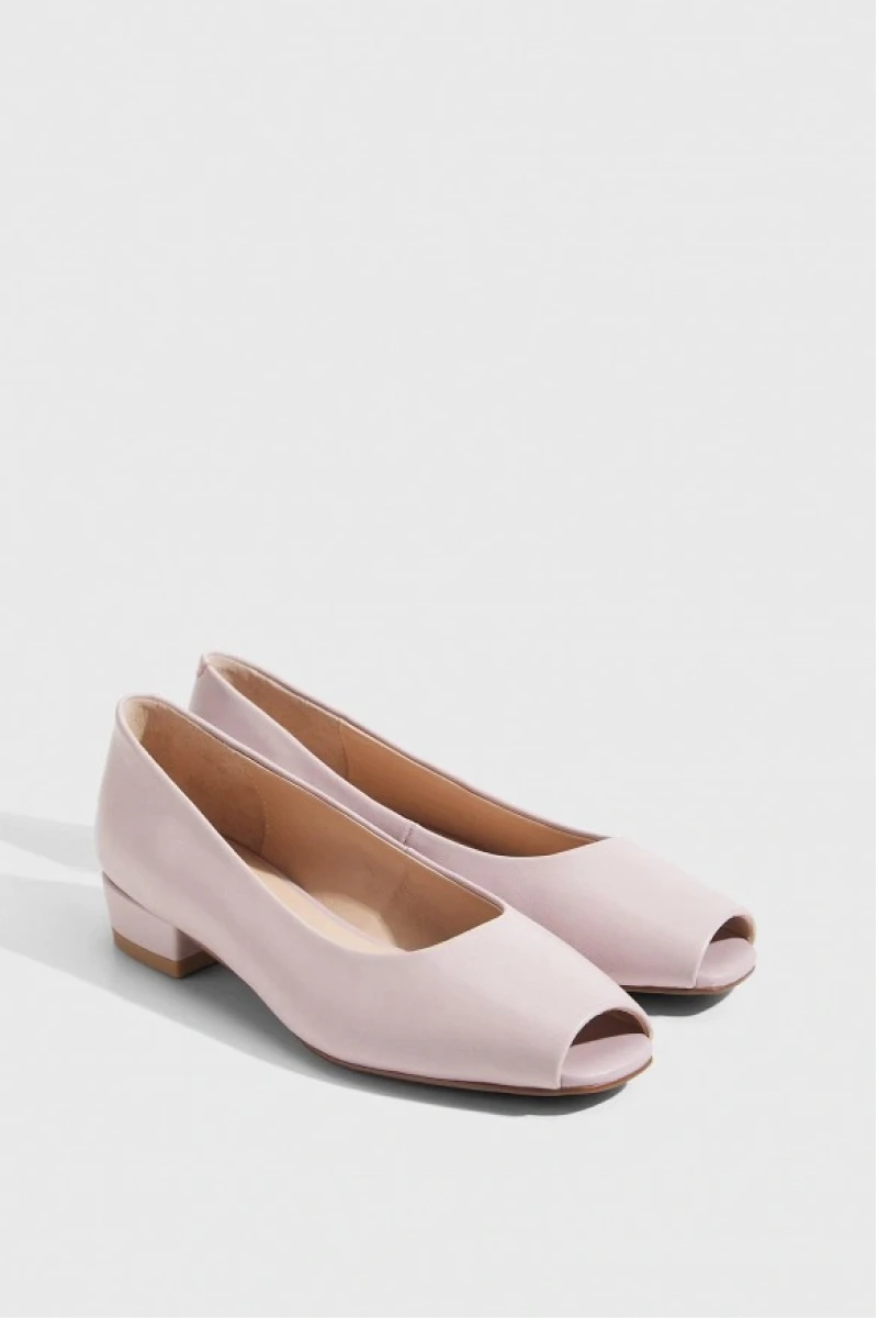 <span style="font-weight: 400;">Туфли с открытым носом. Источник: lamoda.ru</span>