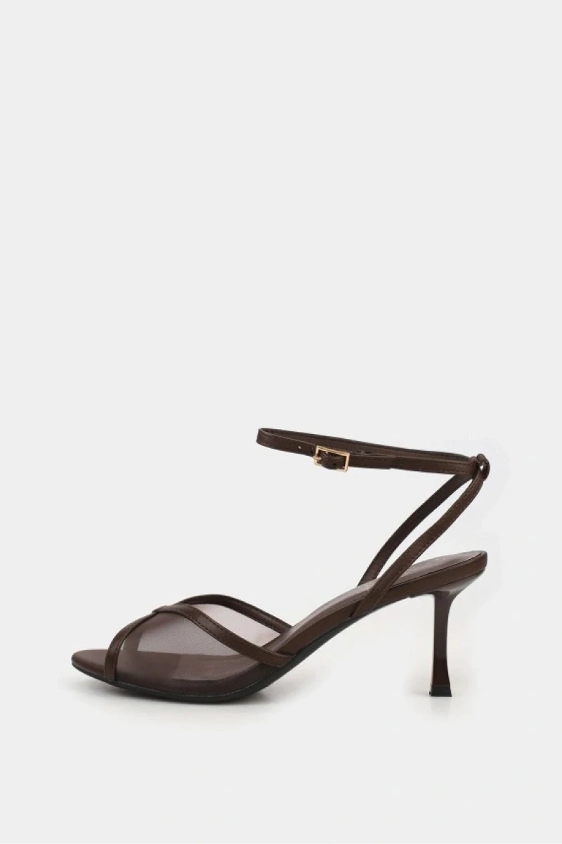<span style="font-weight: 400;">Босоножки с прозрачным текстилем. Источник: lamoda.ru</span>
