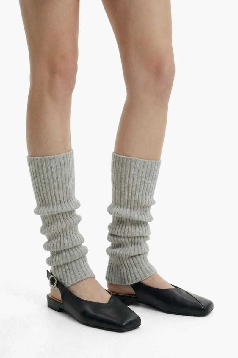 <span style="font-weight: 400;">Мюли с ремешком на щиколотке. Источник: lamoda.ru</span>