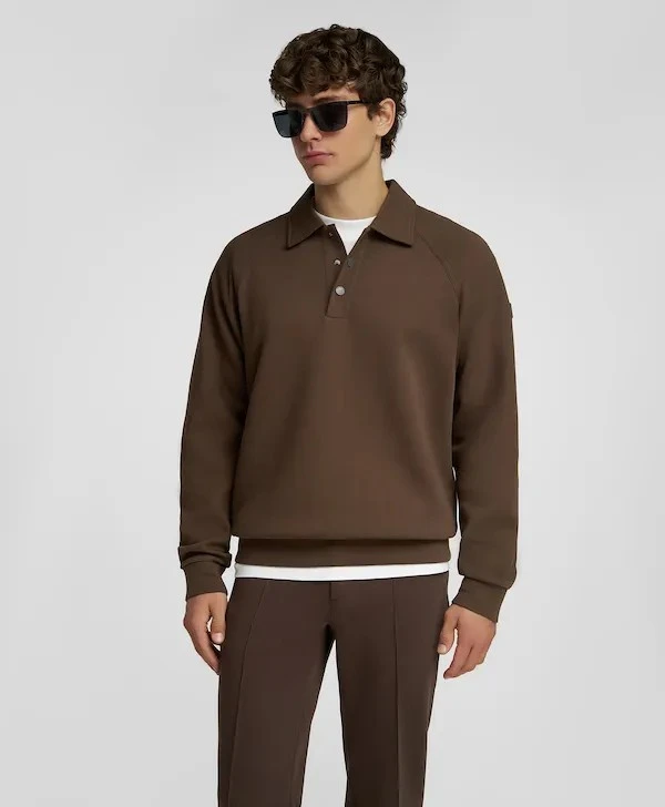 <span style="font-weight: 400;">Толстовка — </span><a href="https://henderson.ru/product/kjk-0172-brown/" target="_blank" rel="noopener"><span style="font-weight: 400;">10 999 ₽</span></a><span style="font-weight: 400;">. Источник: </span><span style="font-weight: 400;">henderson.ru</span>