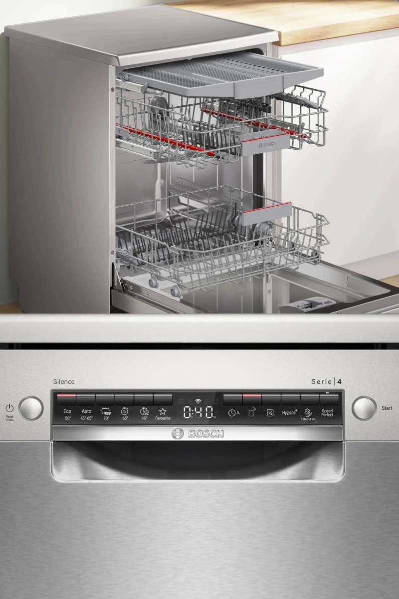 <a href="https://www.holodilnik.ru/small_domestic/dishwashers_machines/bosch/sms4imi62q/?utm_medium=referral&utm_source=media.halvacard.ru&utm_campaign=blog&utm_term=photo_partner" target="_blank" rel="noopener"><span style="font-weight: 400;">Bosch SMS4IMI62Q</span></a><span style="font-weight: 400;">. Источник: holodilnik.ru </span>
