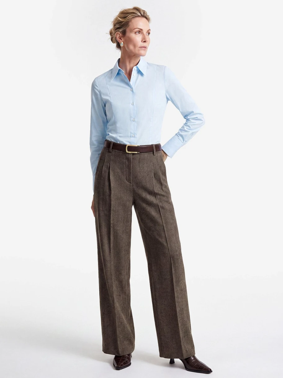 <span style="font-weight: 400;">Брюки из шерсти — </span><a href="https://www.charuel.ru/catalogue/odezhda/bryuki/bryuki_3/bryuki-zhenskie-_1026/" target="_blank" rel="noopener"><span style="font-weight: 400;">20 990 ₽</span></a><span style="font-weight: 400;">. Источник: charuel.ru</span>