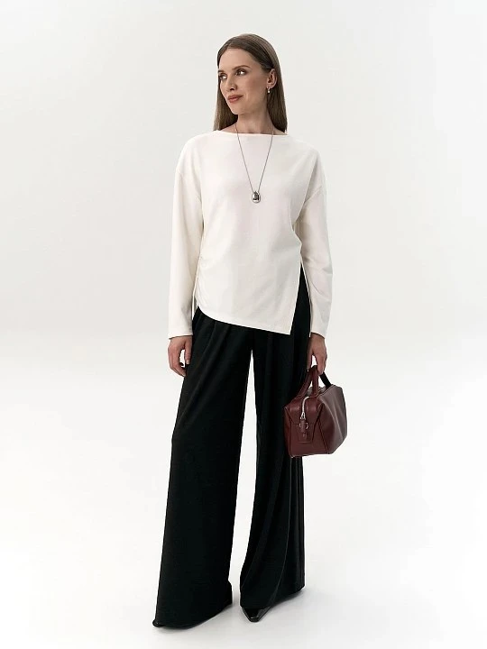 <p><span style="font-weight: 400;">Блузка — </span><a href="https://elis.ru/catalog/bluza-iz-viskoznogo-trikotazha-s-asimmetriey-2301724.html" target="_blank" rel="noopener"><span style="font-weight: 400;">6999 </span><span style="font-weight: 400;">₽</span></a><span style="font-weight: 400;">. Источник: </span><span style="font-weight: 400;">elis.ru</span></p>