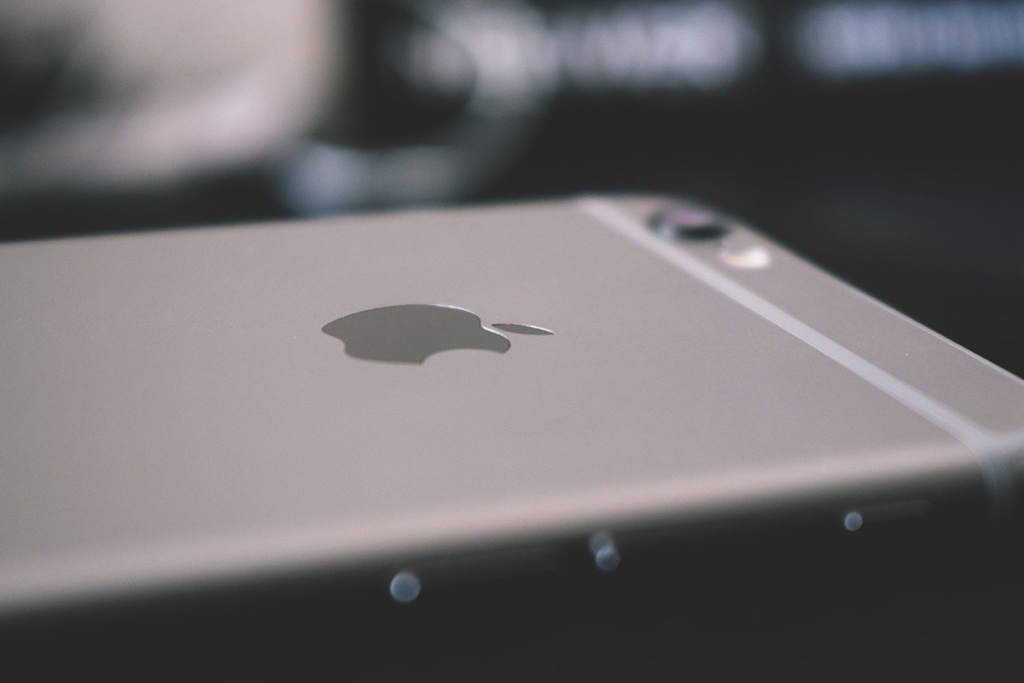 На российском рынке образовался избыток iPhone