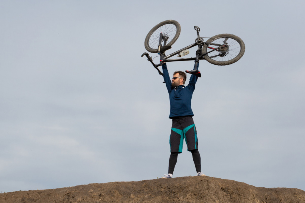 MTB гора велосипедист