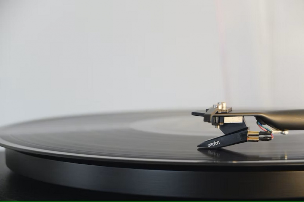 проигрыватель с хорошим звуком