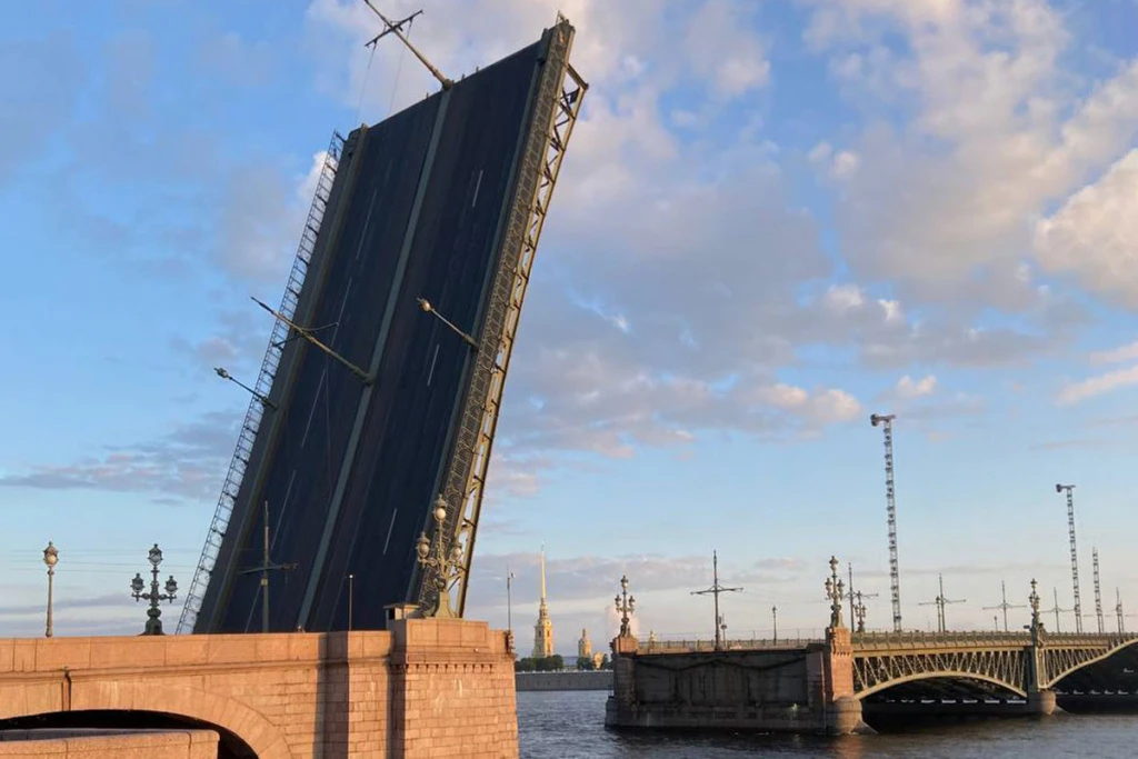 Это не шутки: С 1 апреля в Петербурге начнут взимать курортный сбор