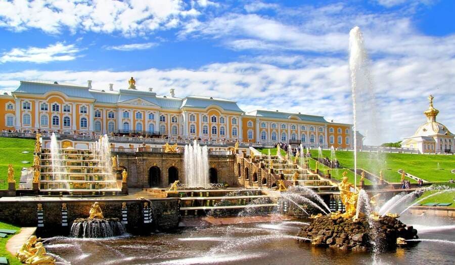 Петергофский дворец