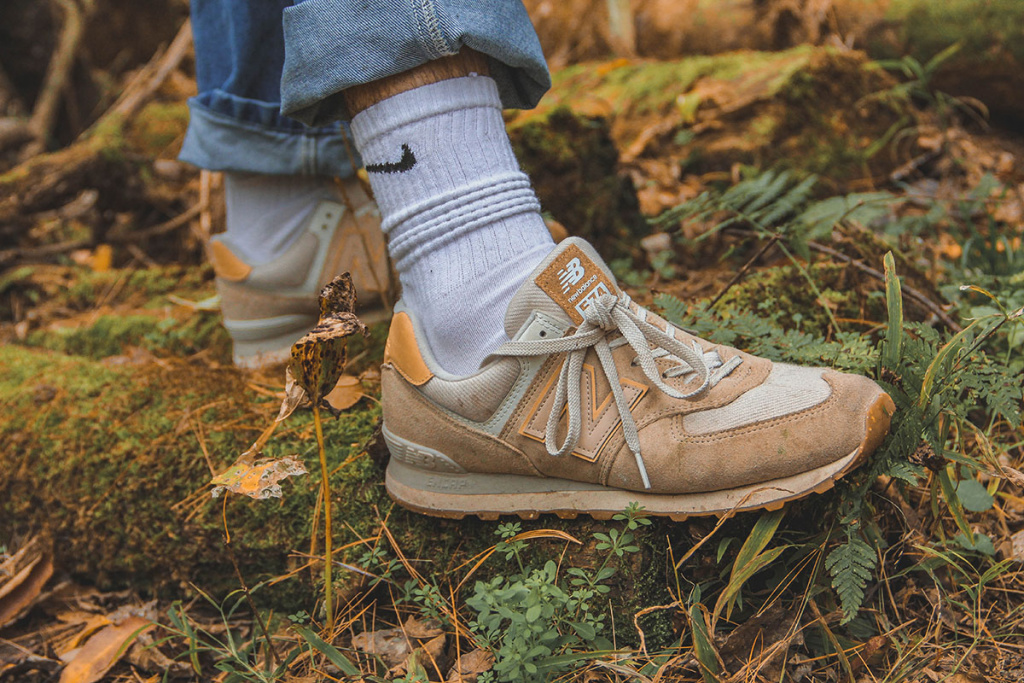 с чем носить кроссовки конверс New Balance 574 