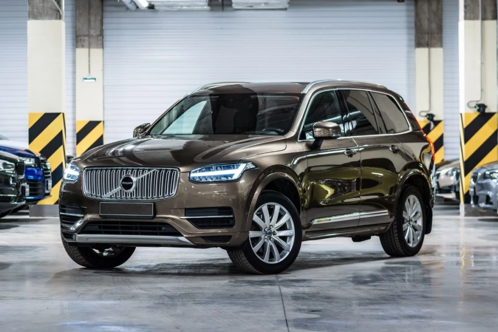 семейный автомобиль volvo xc90