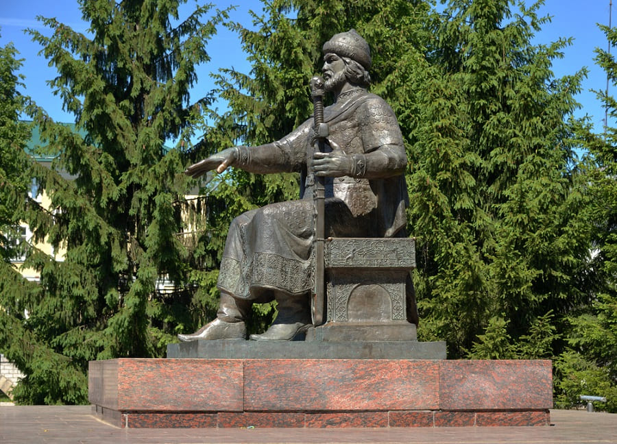 Топ-5 памятников Костромы
