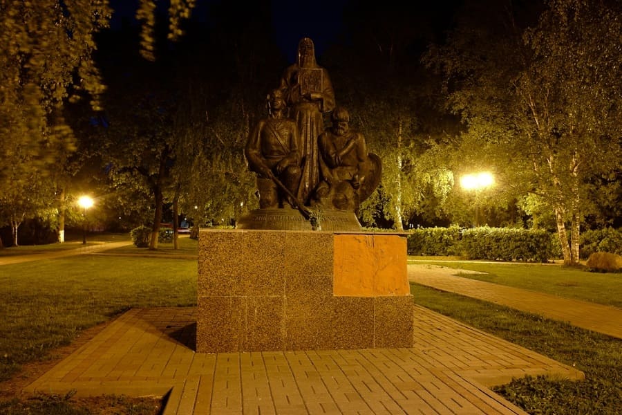 памятники