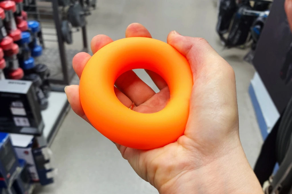 Кистевой эспандер: в чем его польза и как выбрать