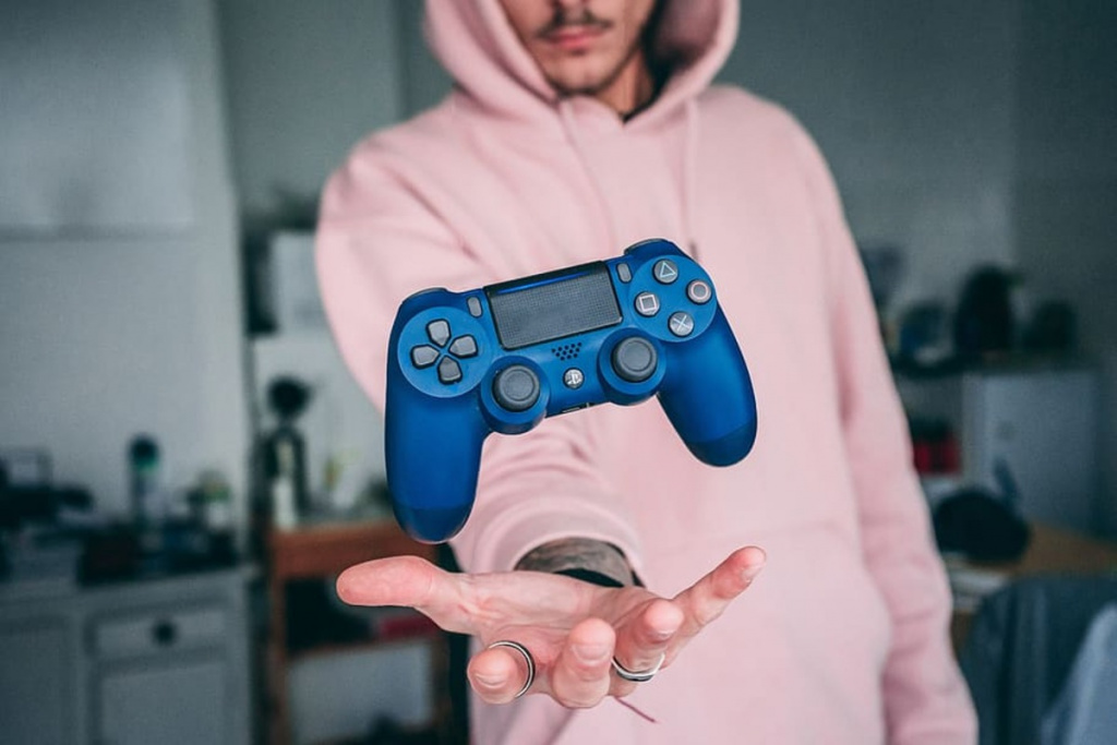 какие игровые приставки лучше и дешевле