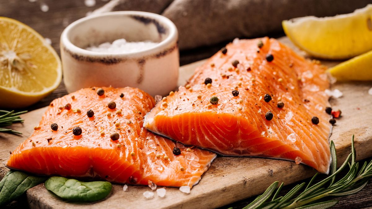 Как вкусно и быстро засолить форель в домашних условиях