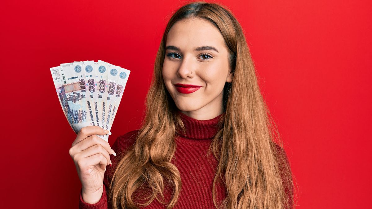 Как проверить деньги на подлинность: 500, 1000, 2000 рублей